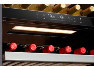 Vinska vitrina TESLA RW430M/E/dve zone/drvene police/193 boce/59,5x70,5x184,5/crna